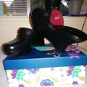 Tommy Hilfiger platform heels EUC